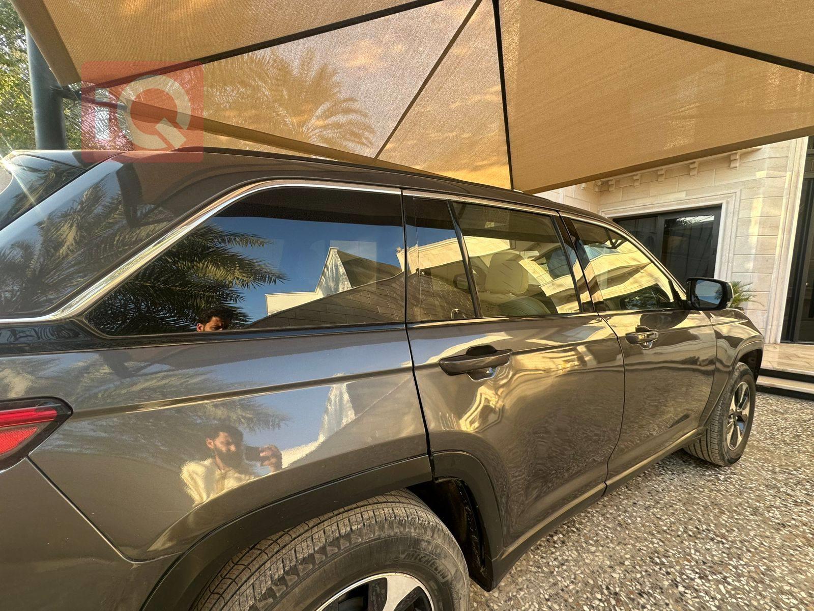 جيب جراند شيروكي